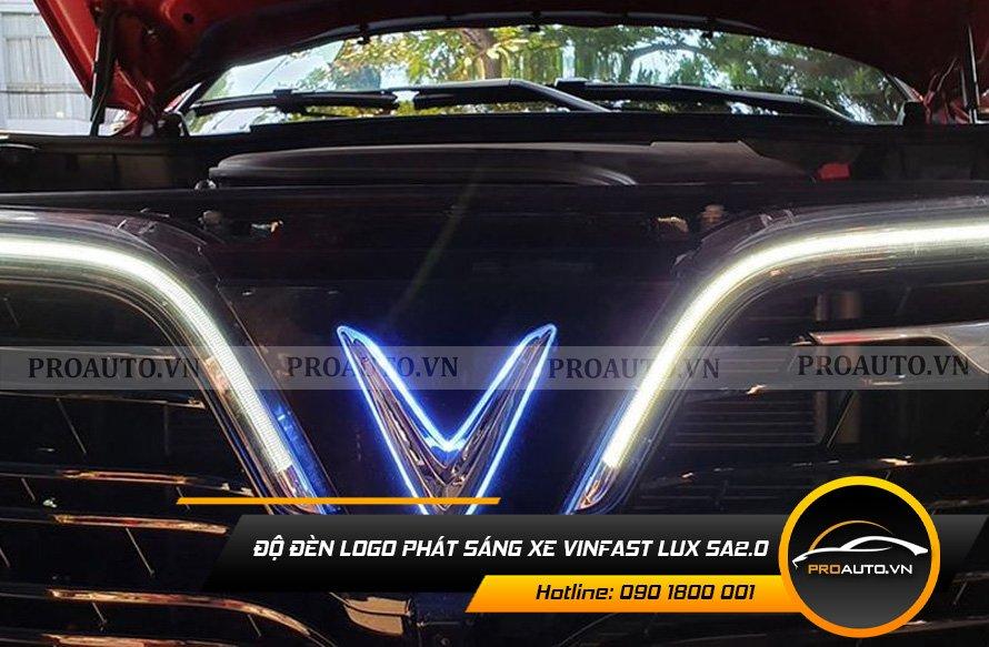 Độ đèn logo phát sáng xe Vinfast Lux SA2.0
