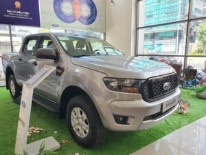 o to dua nhau giam gia van e khach thi truong o to e am 1616060000 650 width653height490