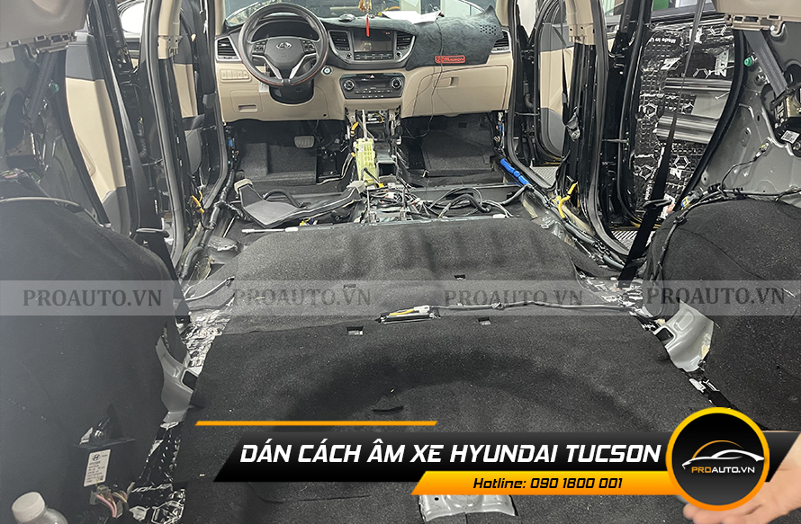 Dán vật liệu tiêu âm chống ù xe Hyundai Tucson
