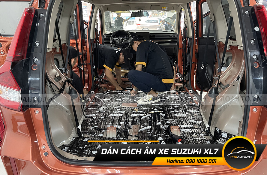 Dán cách âm sàn xe Suzuki XL7