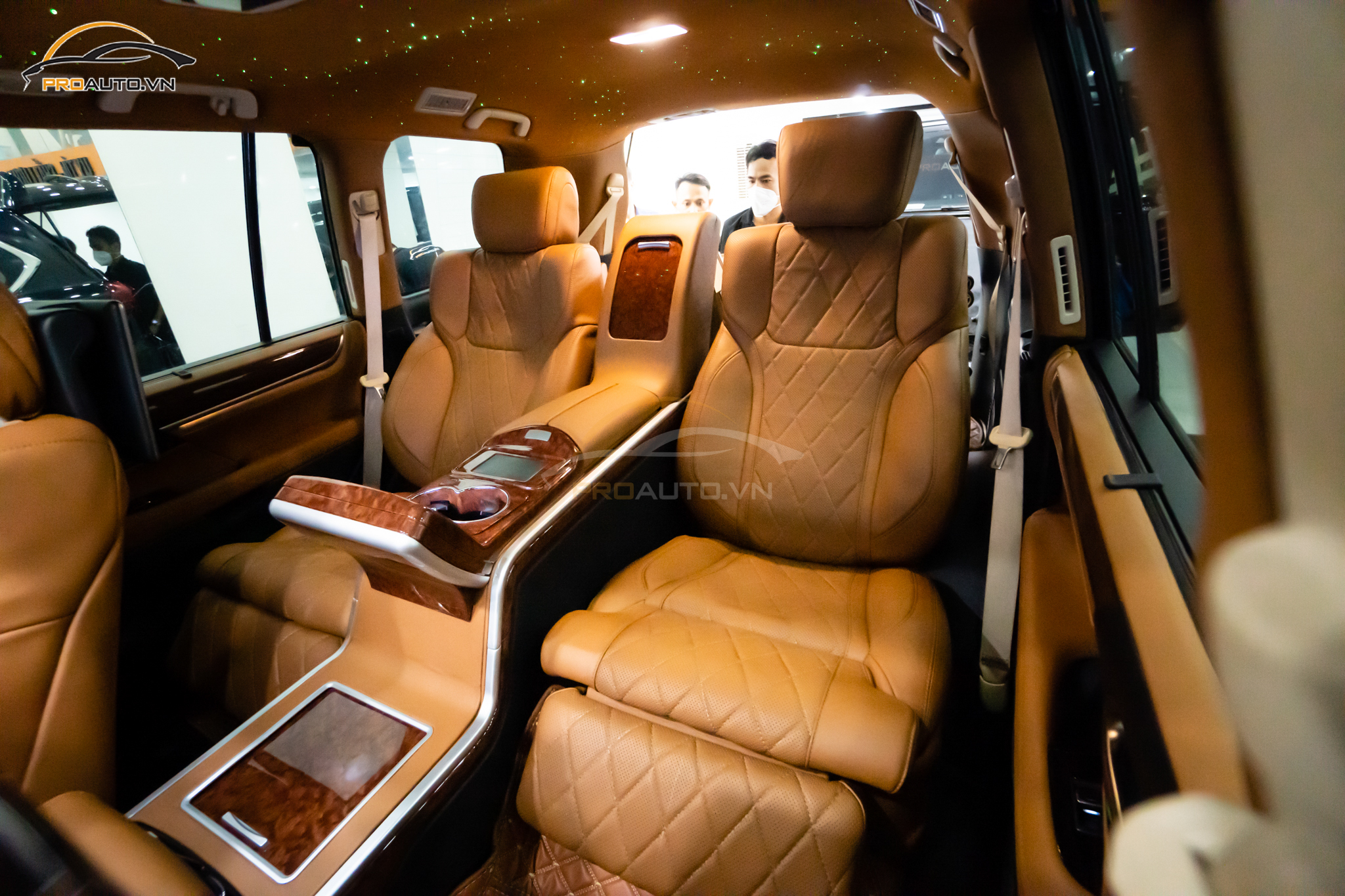 Độ ghế Limousine xe Lexus LX570