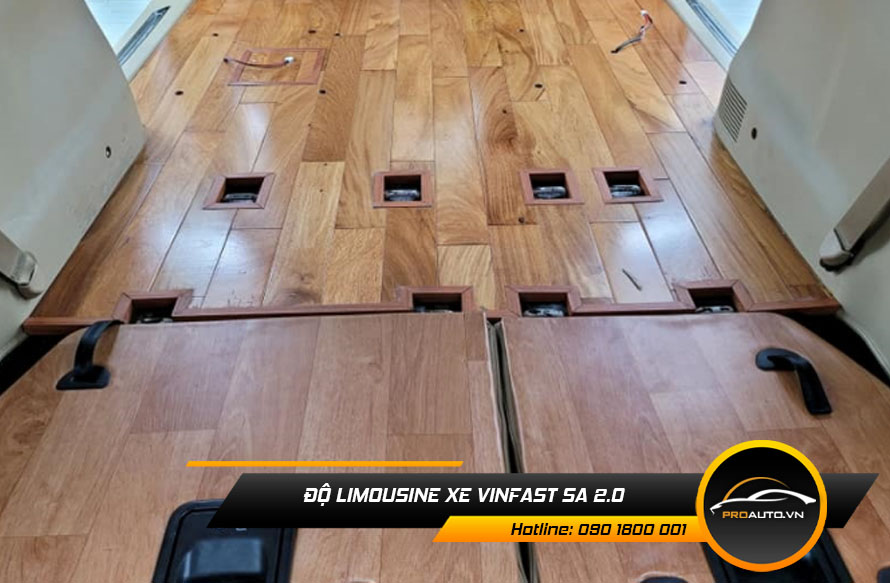 Lót sàn gỗ xe 7 chỗ VinFast Lux A2.0