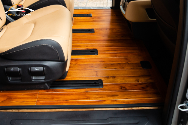 Lót sàn gỗ cho xe Sedona