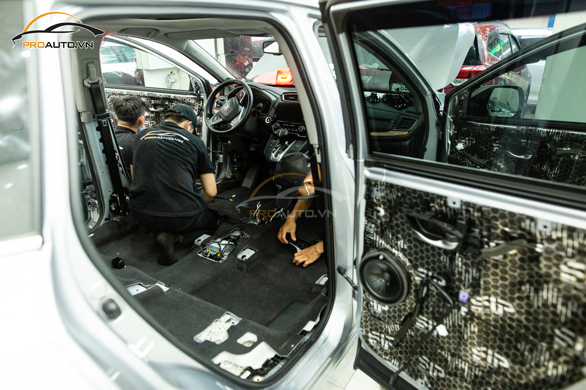 Dán vật liệu tiêu âm chống ù xe Honda CRV