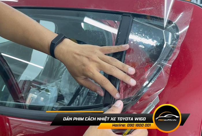 Dán phim cách nhiệt xe Toyota Wigo - Tiết kiệm nhiên liệu