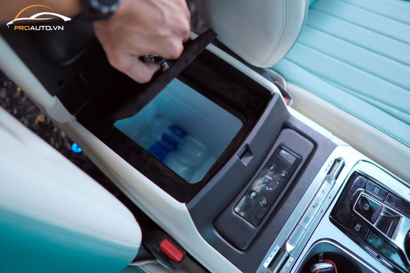 Nâng cấp tủ lạnh mini cho xe Toyota Sienna