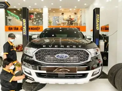 Sơn phủ gầm cho xe Ford Everest
