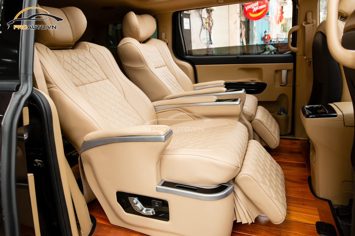 Độ ghế limousine xe Kia Carnival mẫu 3