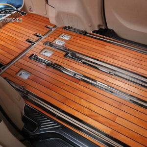 Lót sàn gỗ tự nhiên xe Ford Tourneo