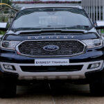 cua-hit-o-to-xe-Ford-Everest