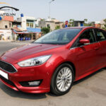 cua-hit-o-to-xe-Ford-Focus