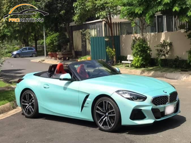  Envuelva pegatinas para cambiar el color de los automóviles BMW Z4 de clase alta en la ciudad de Ho Chi Minh