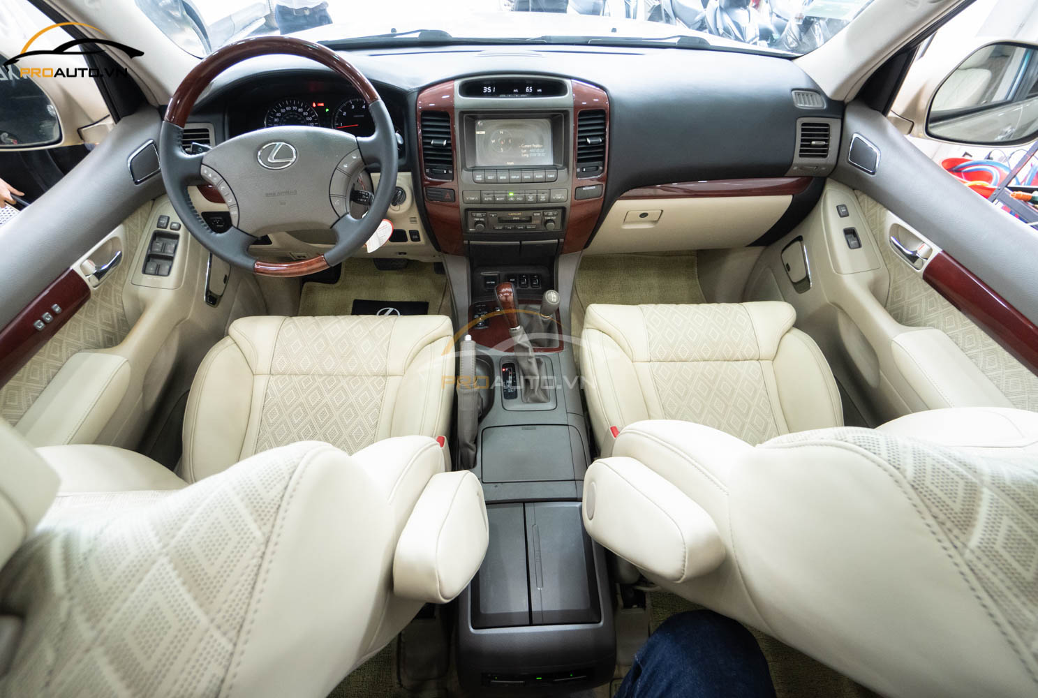 Lexus GX 470 rớt giá còn 980 triệu đồng sau 13 năm sử dụng