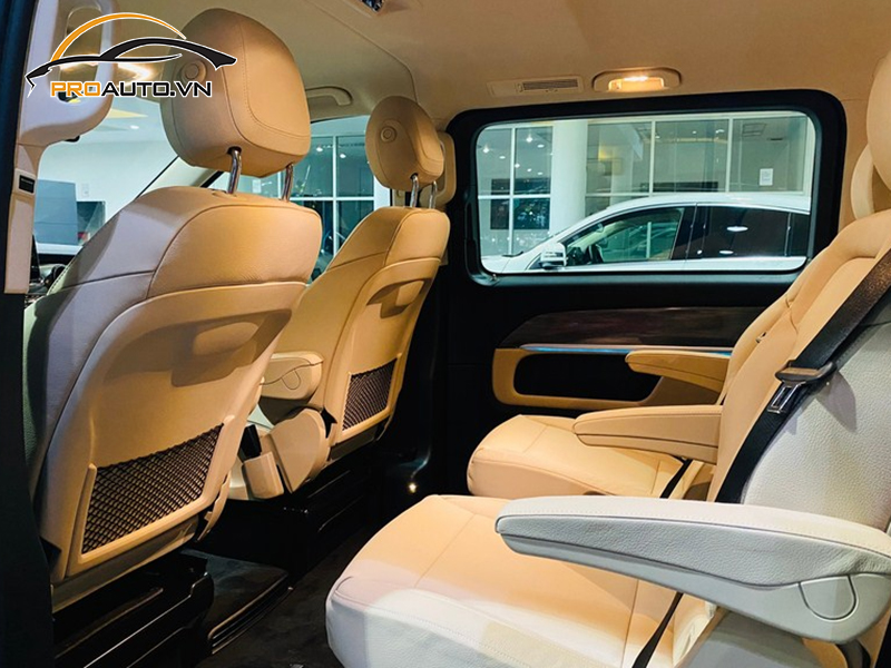 Đổi màu nội thất xe Mercedes V250: Kinh nghiệm, bảng giá 2022