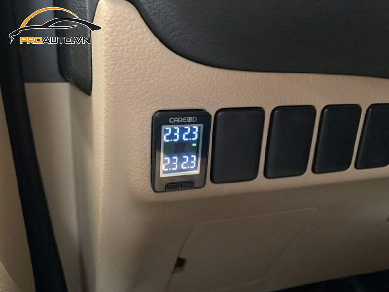 Lắp cảm biến áp suất lốp cho xe Toyota Prado