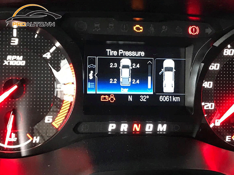 Lắp cảm biến áp suất lốp cho xe Hyundai Starex
