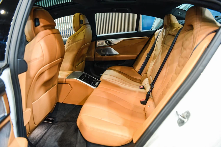 chi tiet bmw 840i gran coupe dau tien tai viet nam10 286052j