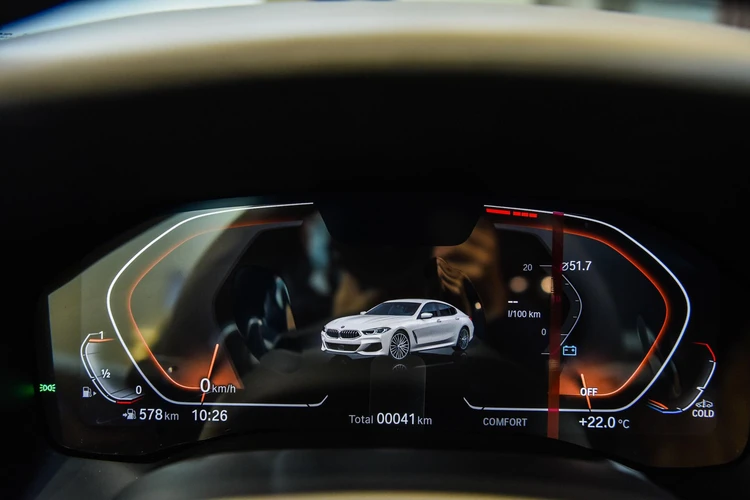 chi tiet bmw 840i gran coupe dau tien tai viet nam14 286056j