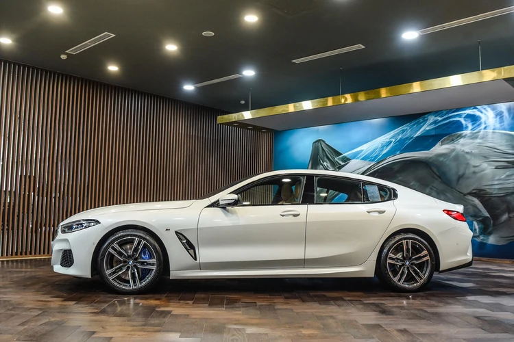 chi tiet bmw 840i gran coupe dau tien tai viet nam2 286044j