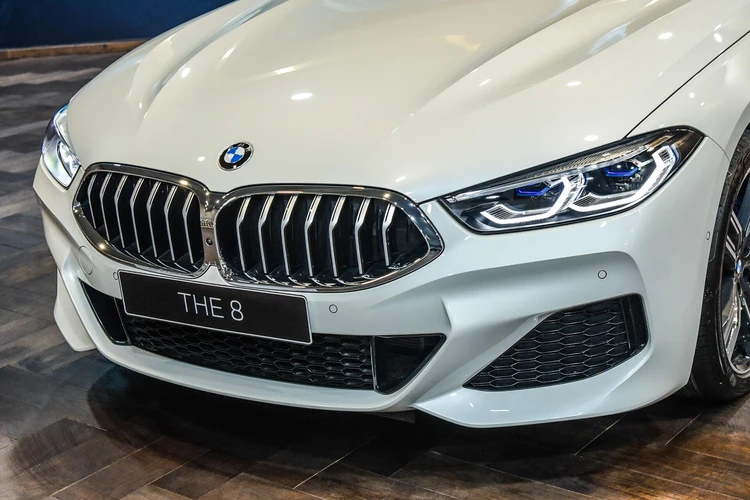 chi tiet bmw 840i gran coupe dau tien tai viet nam3 286045j