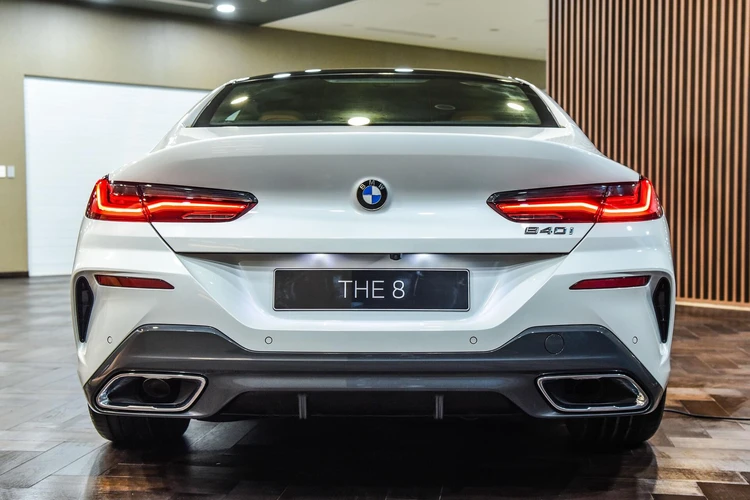 chi tiet bmw 840i gran coupe dau tien tai viet nam4 286046j
