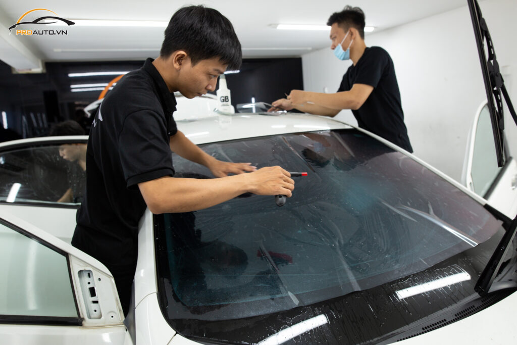 Lợi ích khi dán phim cách nhiệt cho xe Mitsubishi Triton