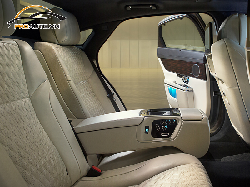 Đổi màu nội thất toàn bộ xe Jaguar XJ