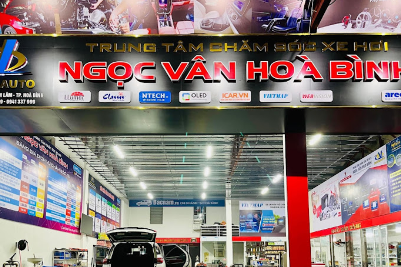 Nội thất ô tô Ngọc Vân - Địa chỉ dán phim cách nhiệt ô tô tại Hòa Bình