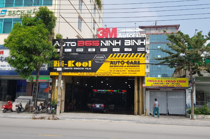 Auto365 Ninh Bình còn tự hào về đội ngũ kỹ thuật viên chuyên nghiệp