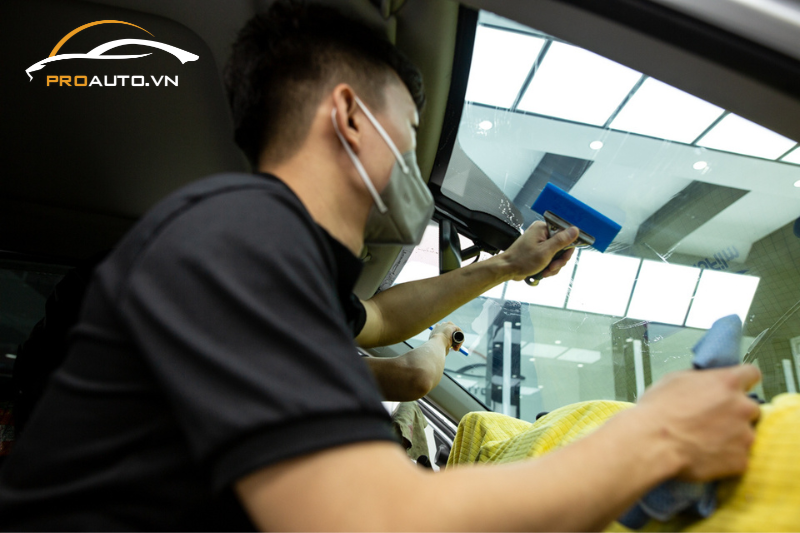 Có nên dán phim cách nhiệt ô tô tại quận Bình Thạnh?