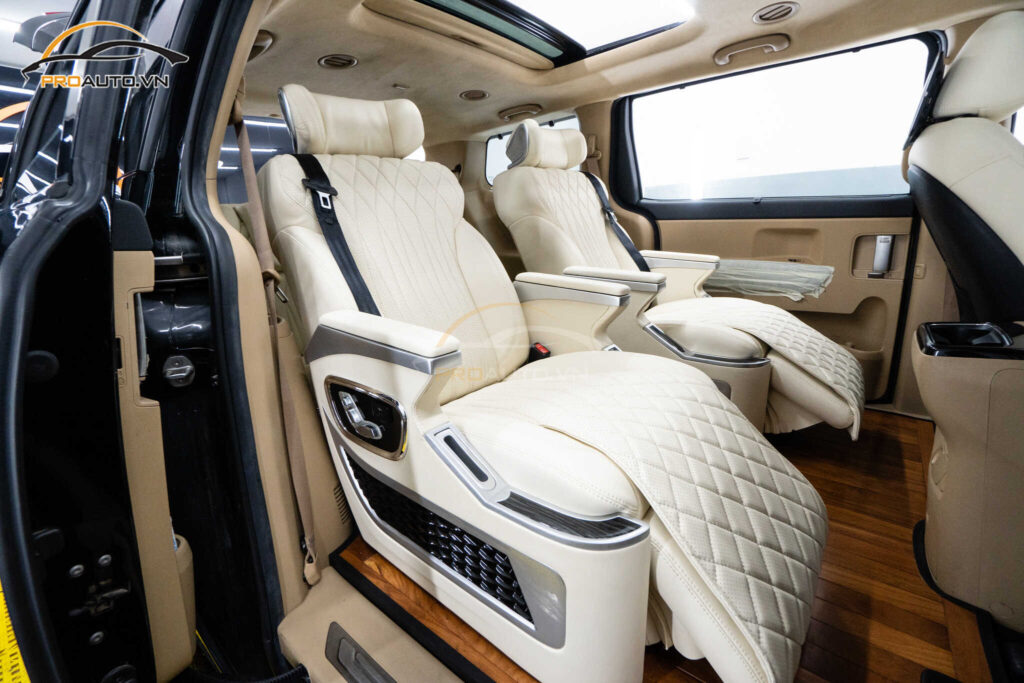 Khách hàng nên tham khảo thông tin để chọn cách độ ghế Limousine xe  phù hợp nhất với mong muốn 