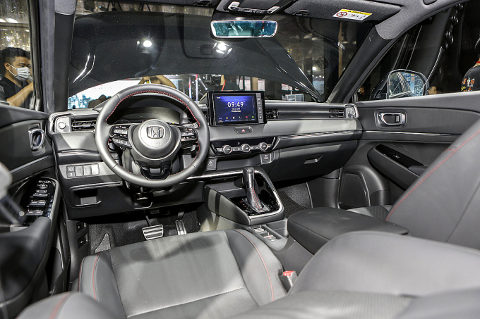 Khoang lái trên HR-V thế hệ mới.