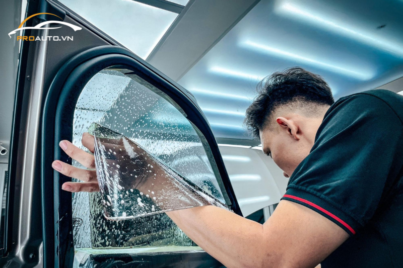 Kinh nghiệm cần biết khi dán phim cách nhiệt tại quận 6