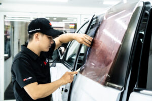 Dán phim cách nhiệt 3M Crystalline TPHCM uy tín