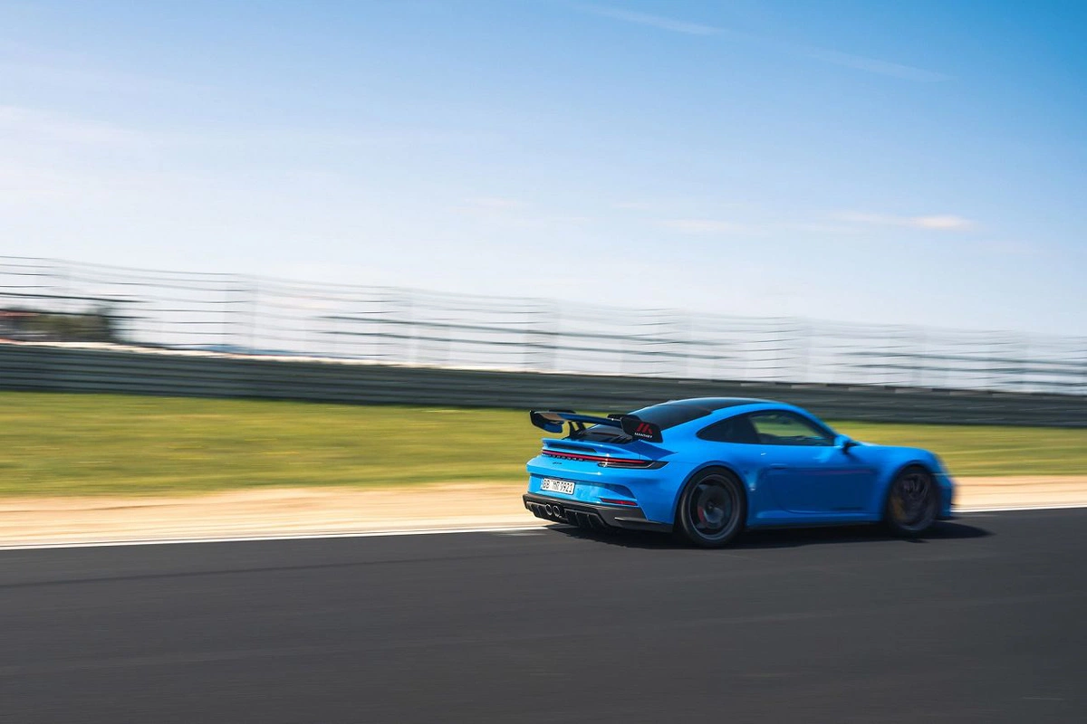 porsche 911 gt3 manthey 11