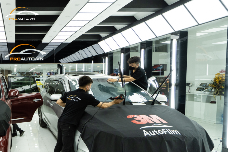 Quy trình dán phim cách nhiệt 3M tại Bình Thuận từ PROAUTO.VN