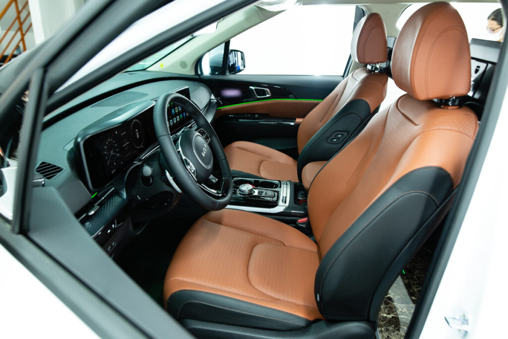 Thi công độ ghế limousine tại xưởng độ ghế Limousine ô tô Hậu Giang Proauto.vn