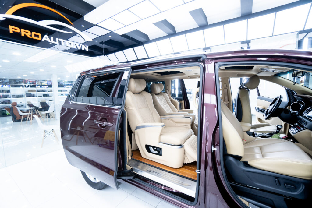 Thi công độ ghế limousine tại xưởng độ ghế Limousine ô tô Phú Yên Proauto.vn