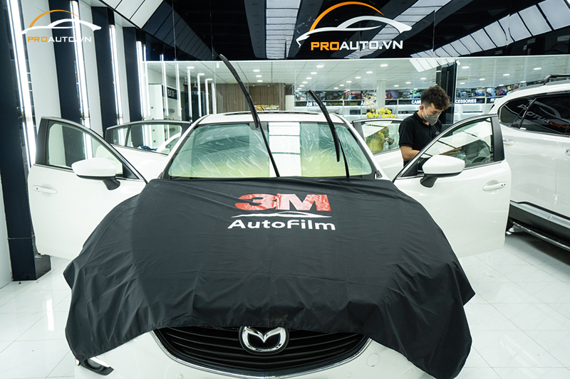 cận và trải nghiệm dịch vụ chất lượng.Top 5 địa chỉ dán phim cách nhiệt 3M Quảng Trị chính hãng