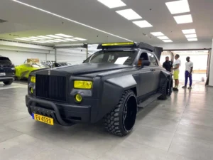 Rolls Royce Phantom 6x6 11