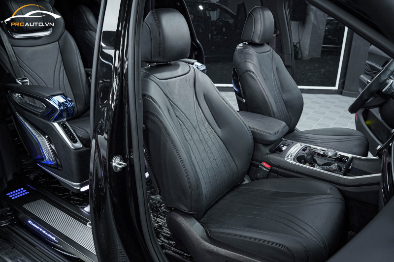 Chủ nhân Carnival chọn nâng cấp nội thất đen mạnh mẽ - Các loại da bọc ghế ô tô