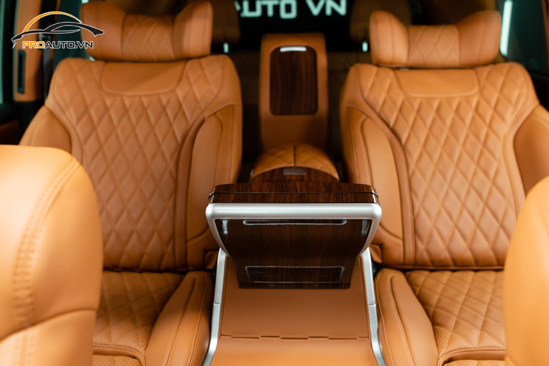 Độ ghế Limousine cho ô tô 5 chỗ theo mẫu Lexus