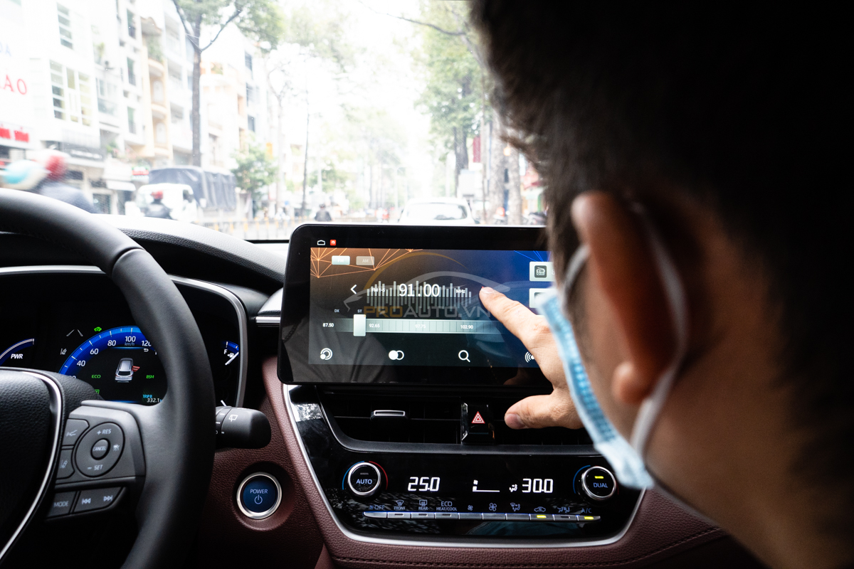 Điều khiển qua giọng nói