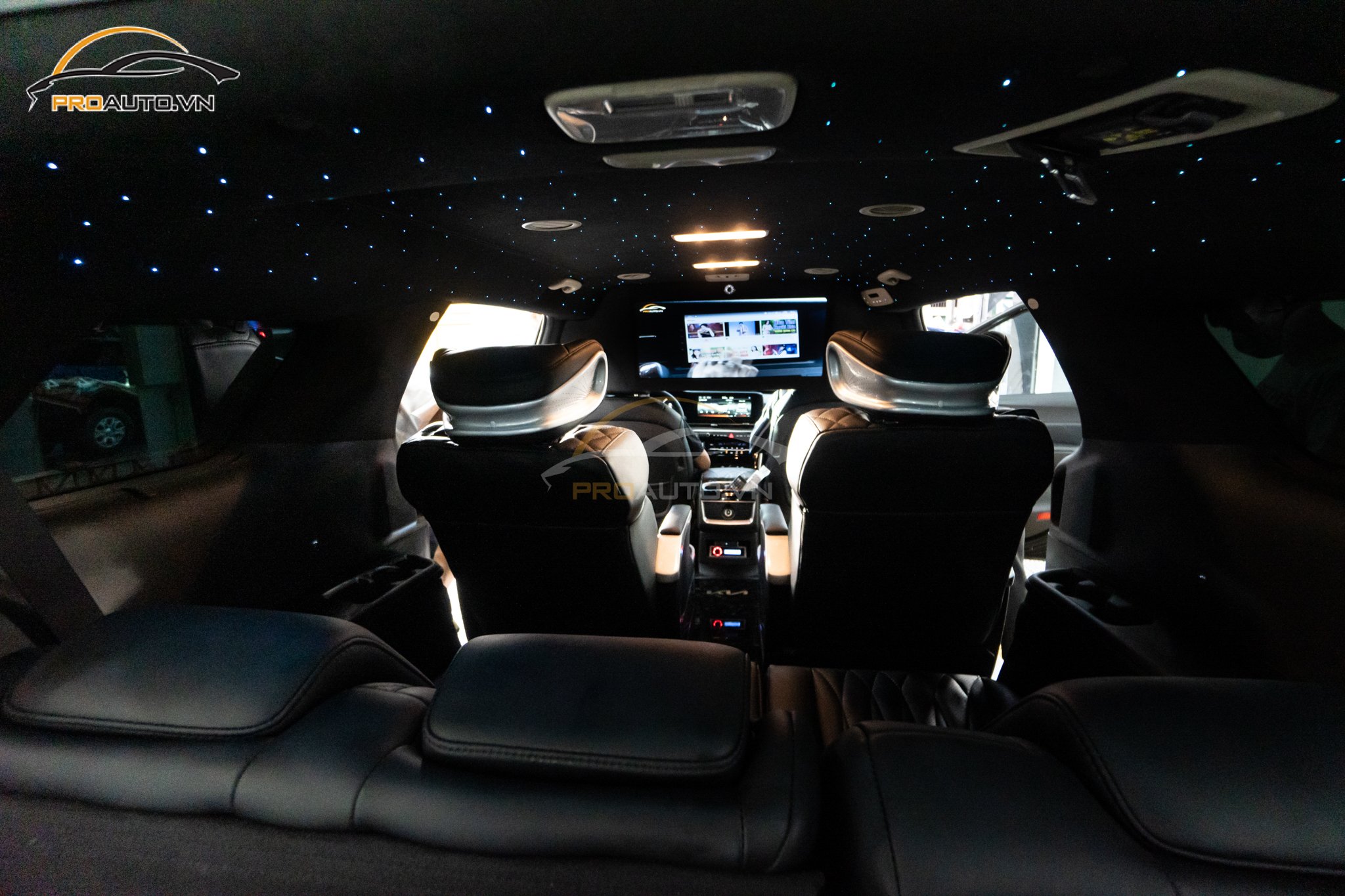 Độ limousine - trần ánh sao - màn hình TV 29 in
