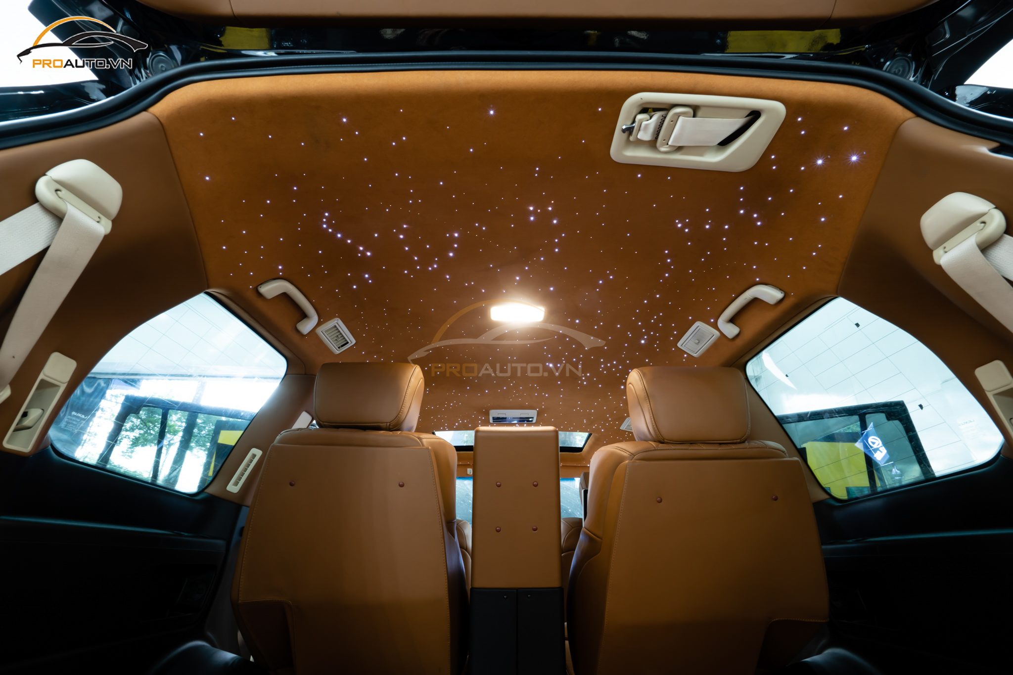 Độ ghế Limousine và trần ánh sao xe LX570 tại Proauto.vn