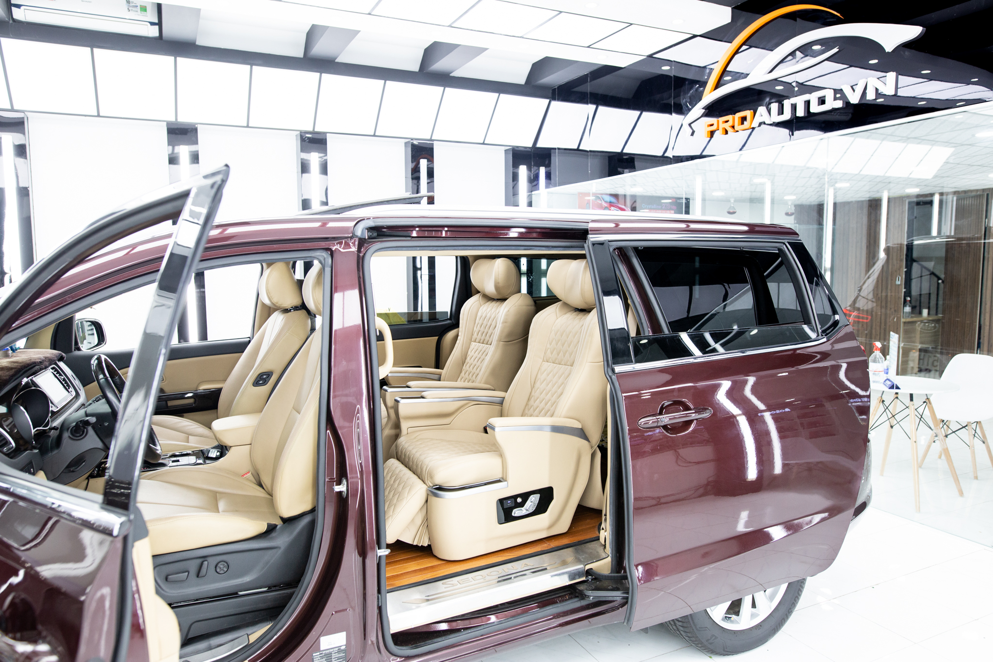 Độ Limousine cho xe Kia Sedona tại Proauto.vn