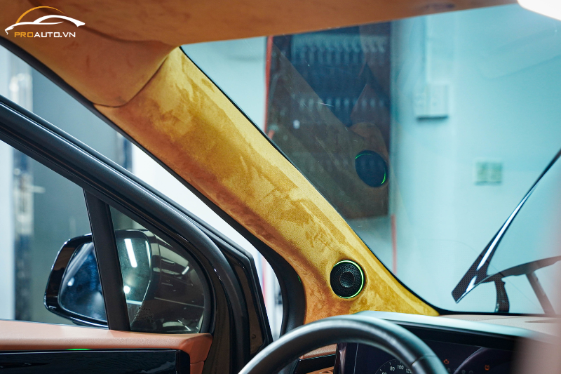 Đổi màu nội thất ô tô TPHCM với bọc da cột A, B, C và D