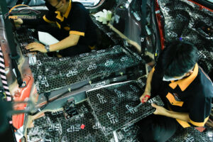 tự làm cách âm xe hơi