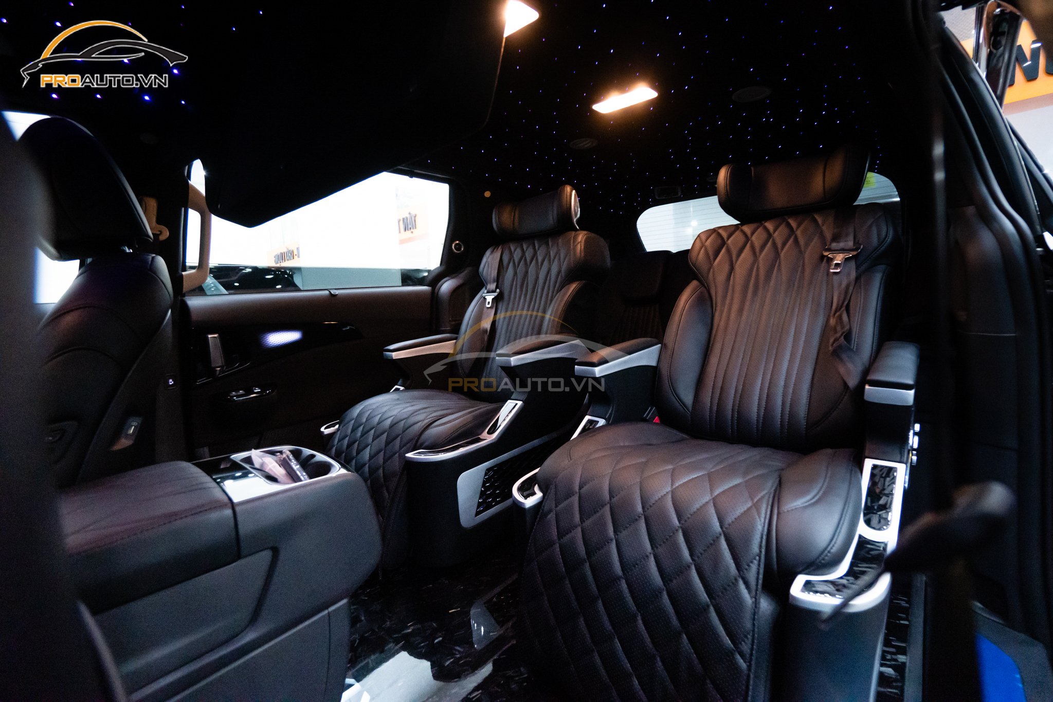 Độ cặp ghế Limousine Vip với đầy đủ các chức năng tiện ích