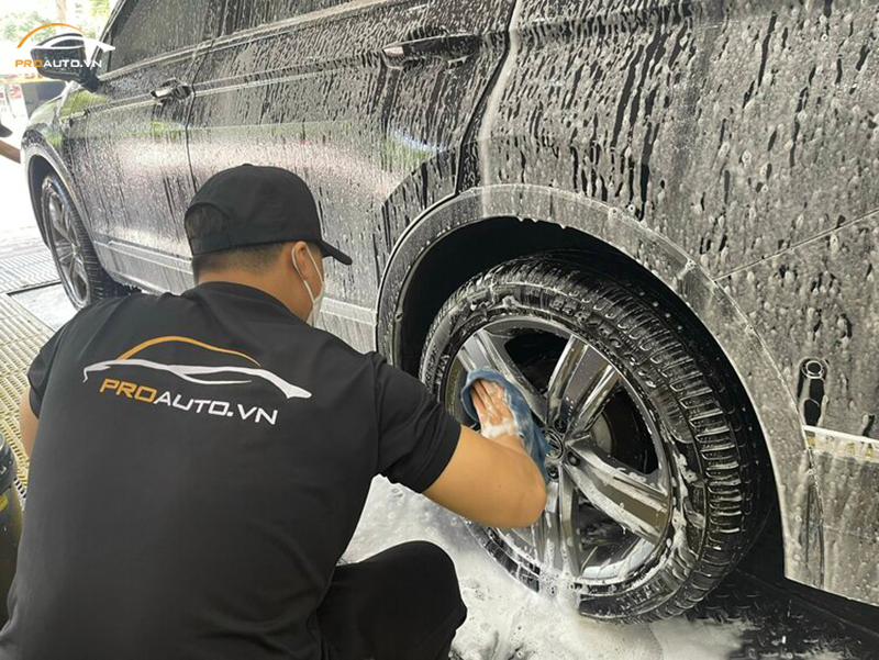 Quy trình rửa ô tô chuyên nghiệp tại PROAUTO.VN